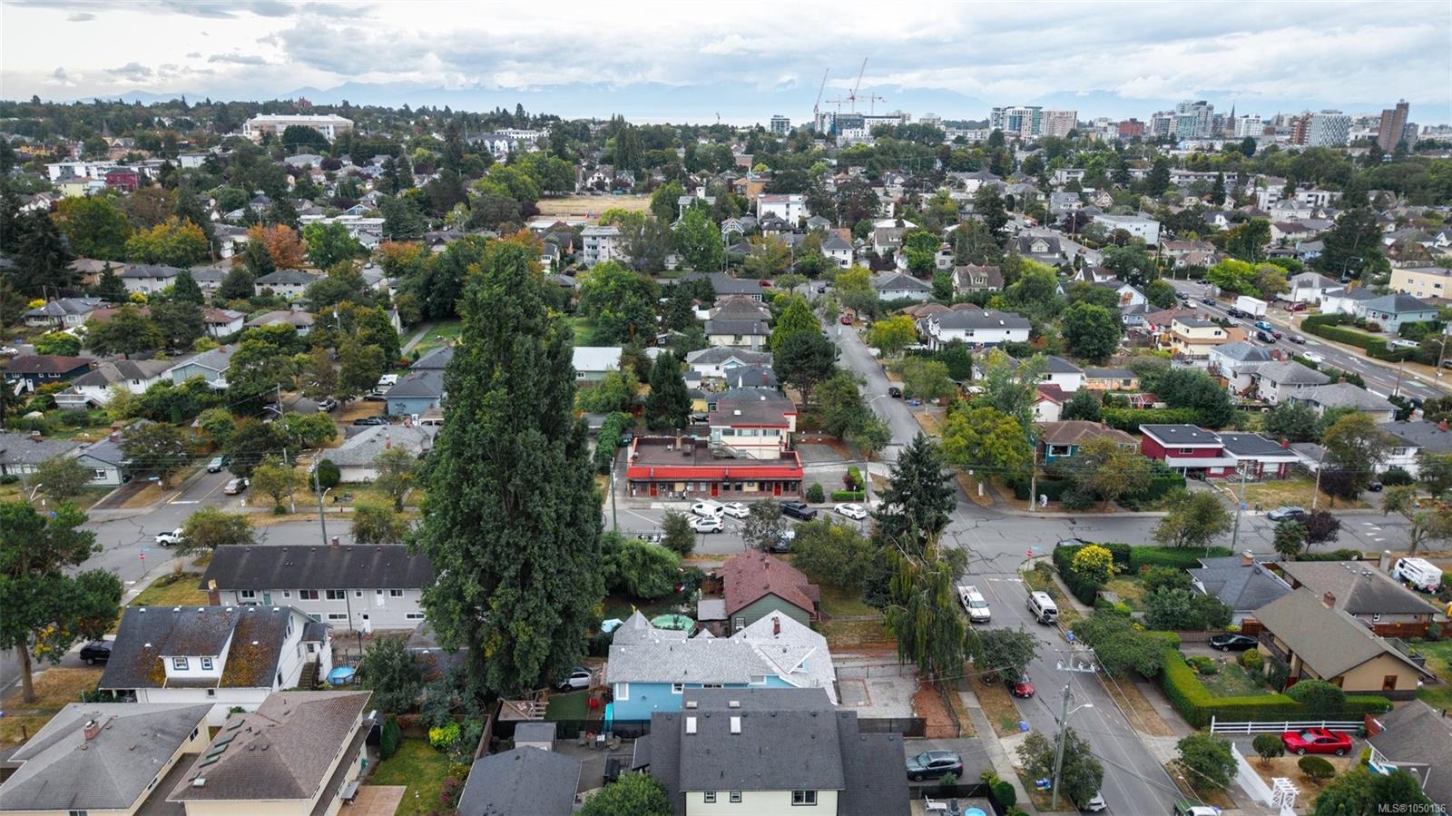 2547 Empire St — listing photo 6 of 14