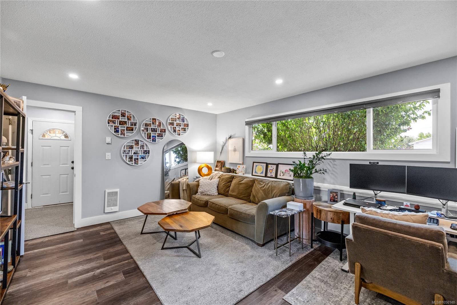 384 McKillop Dr — listing photo 12 of 44