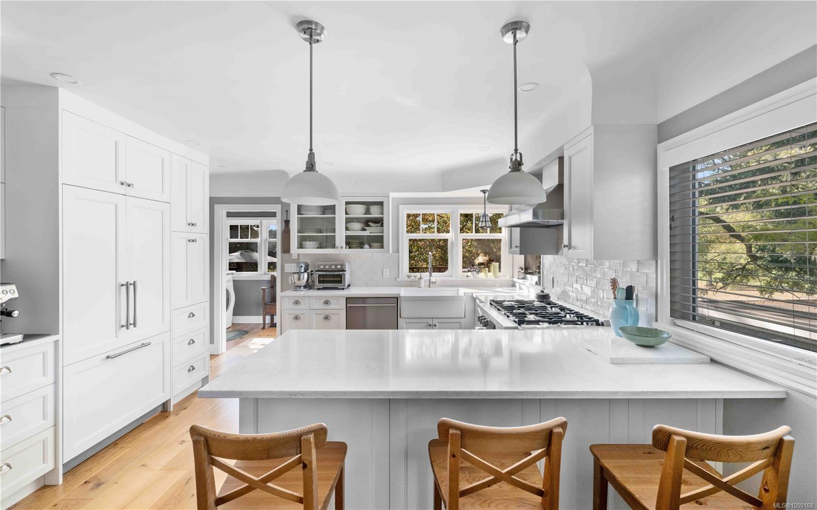 1461 Derby Rd — listing photo 8 of 49
