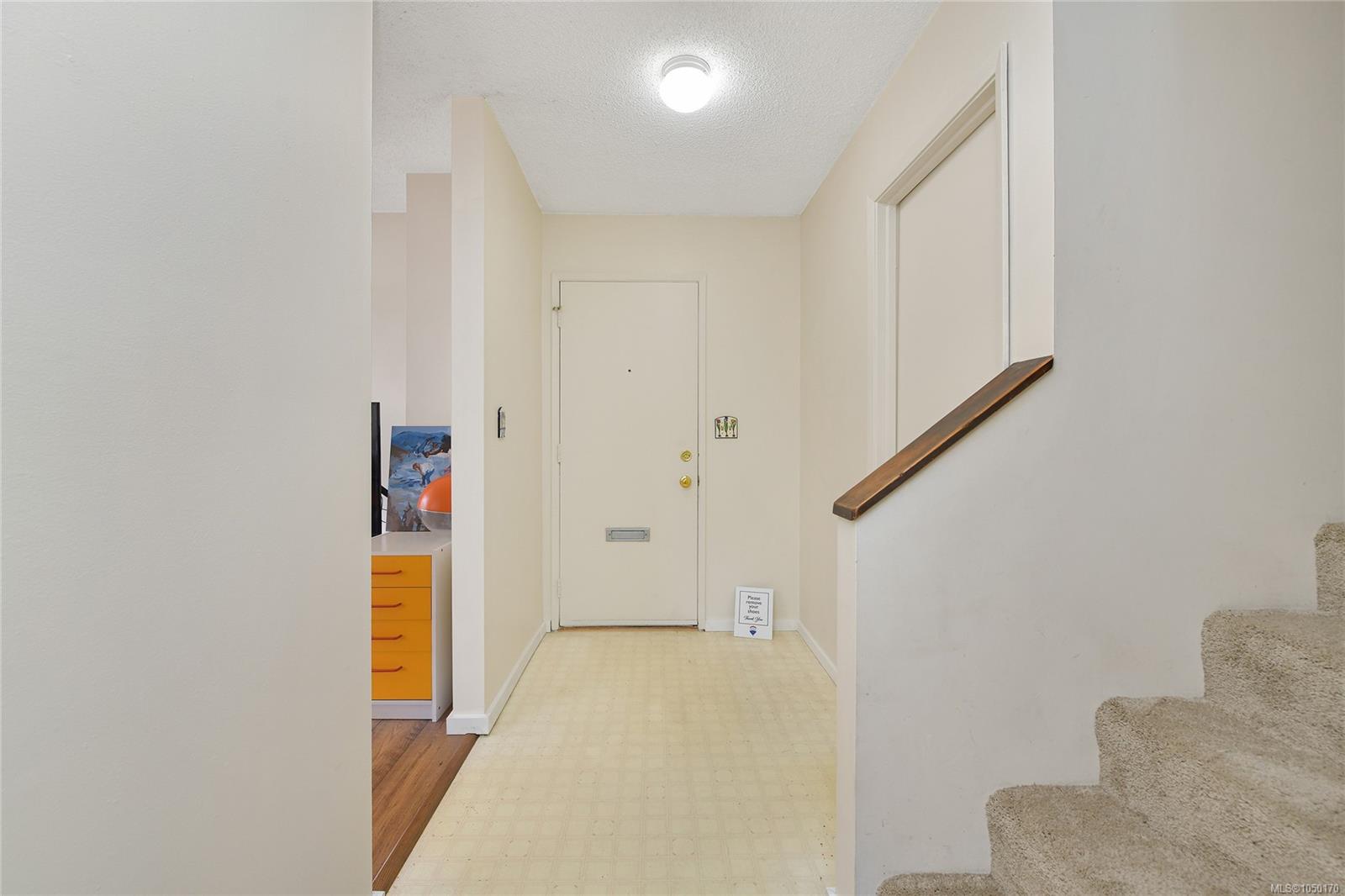 4039 Daffodil Pl — listing photo 13 of 39