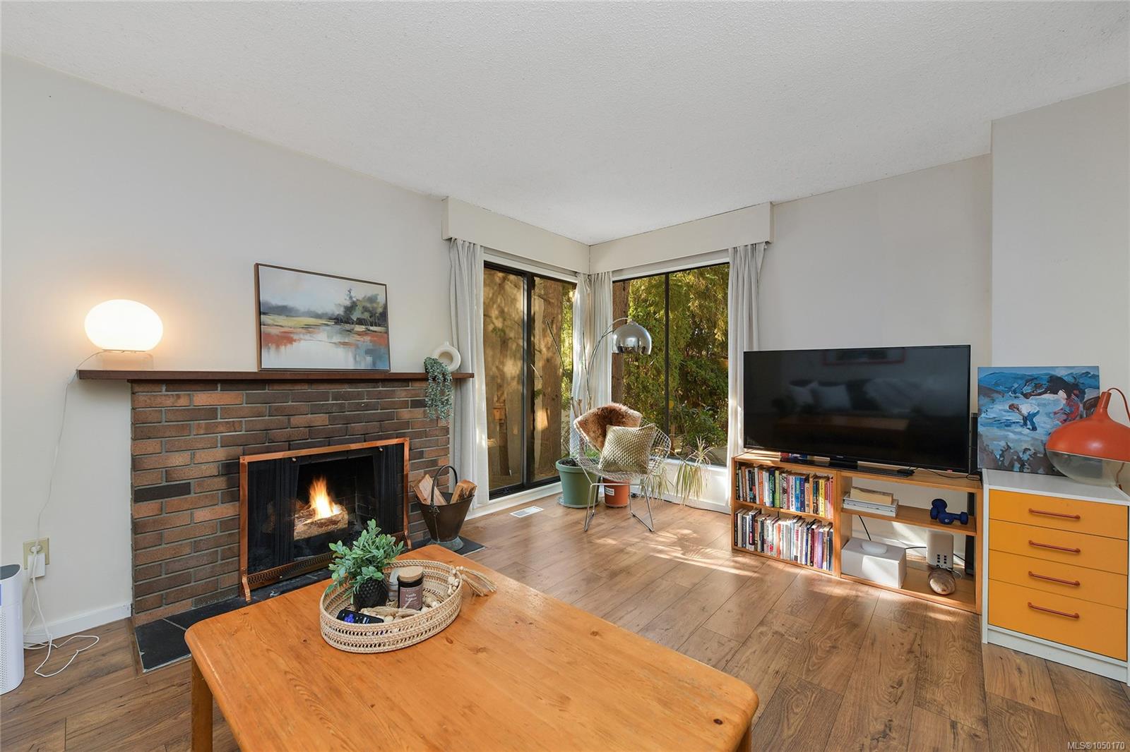 4039 Daffodil Pl photo 3