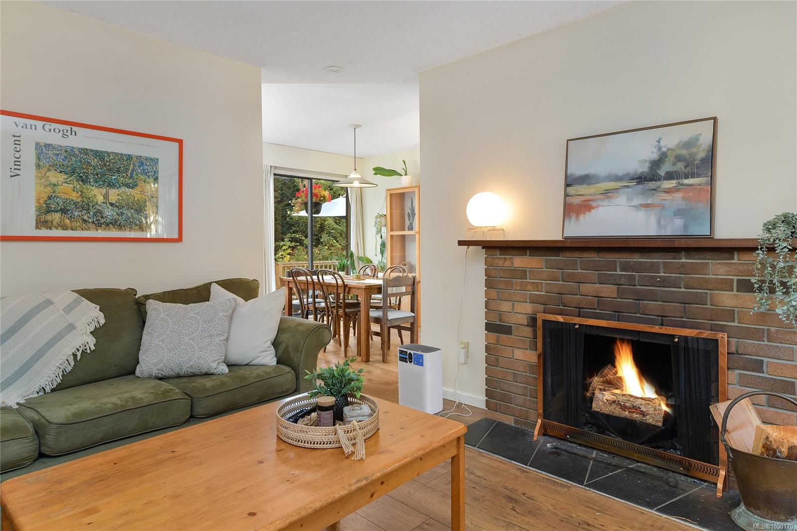 4039 Daffodil Pl photo 4