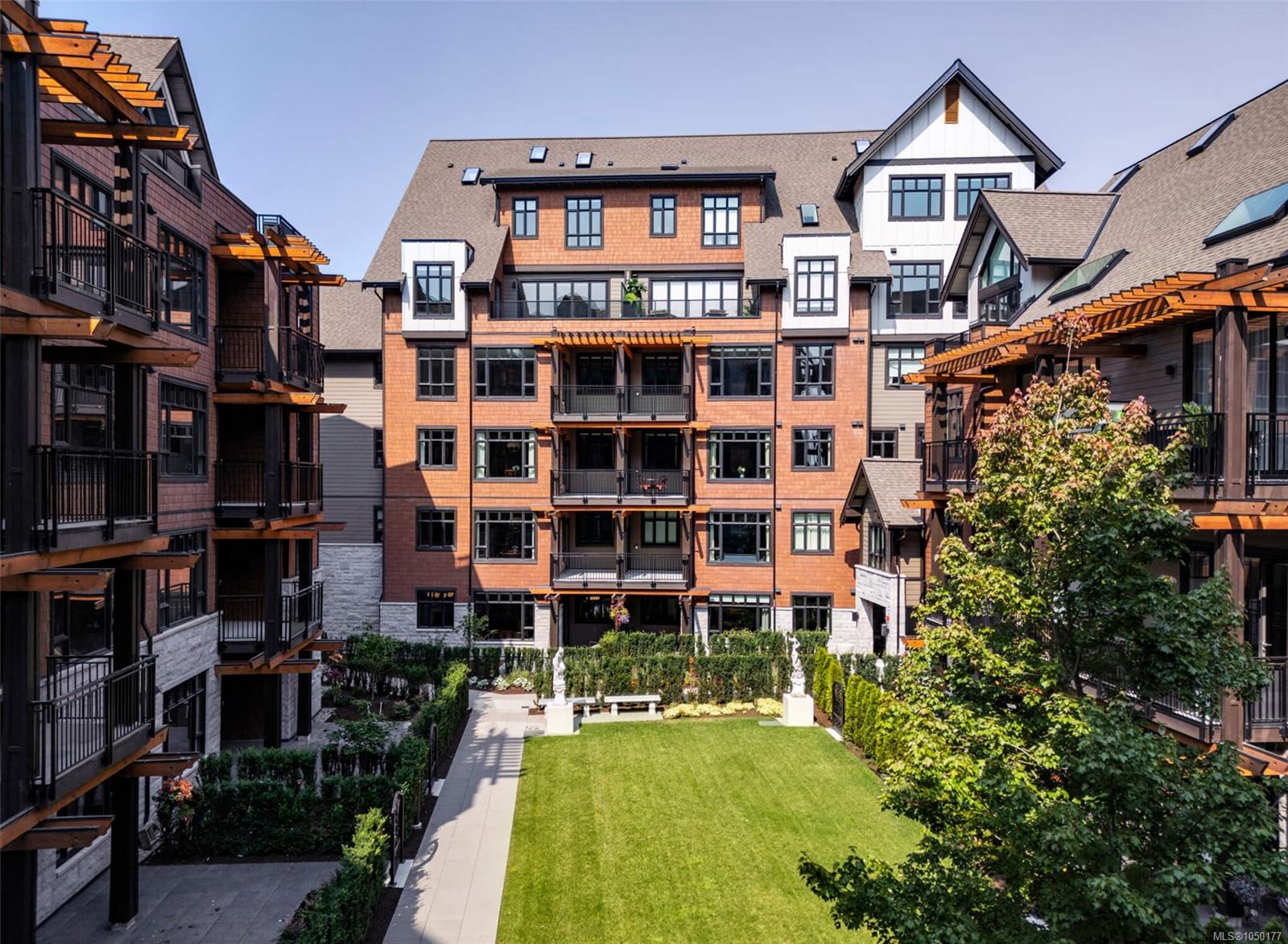 425 Lampson St, Esquimalt