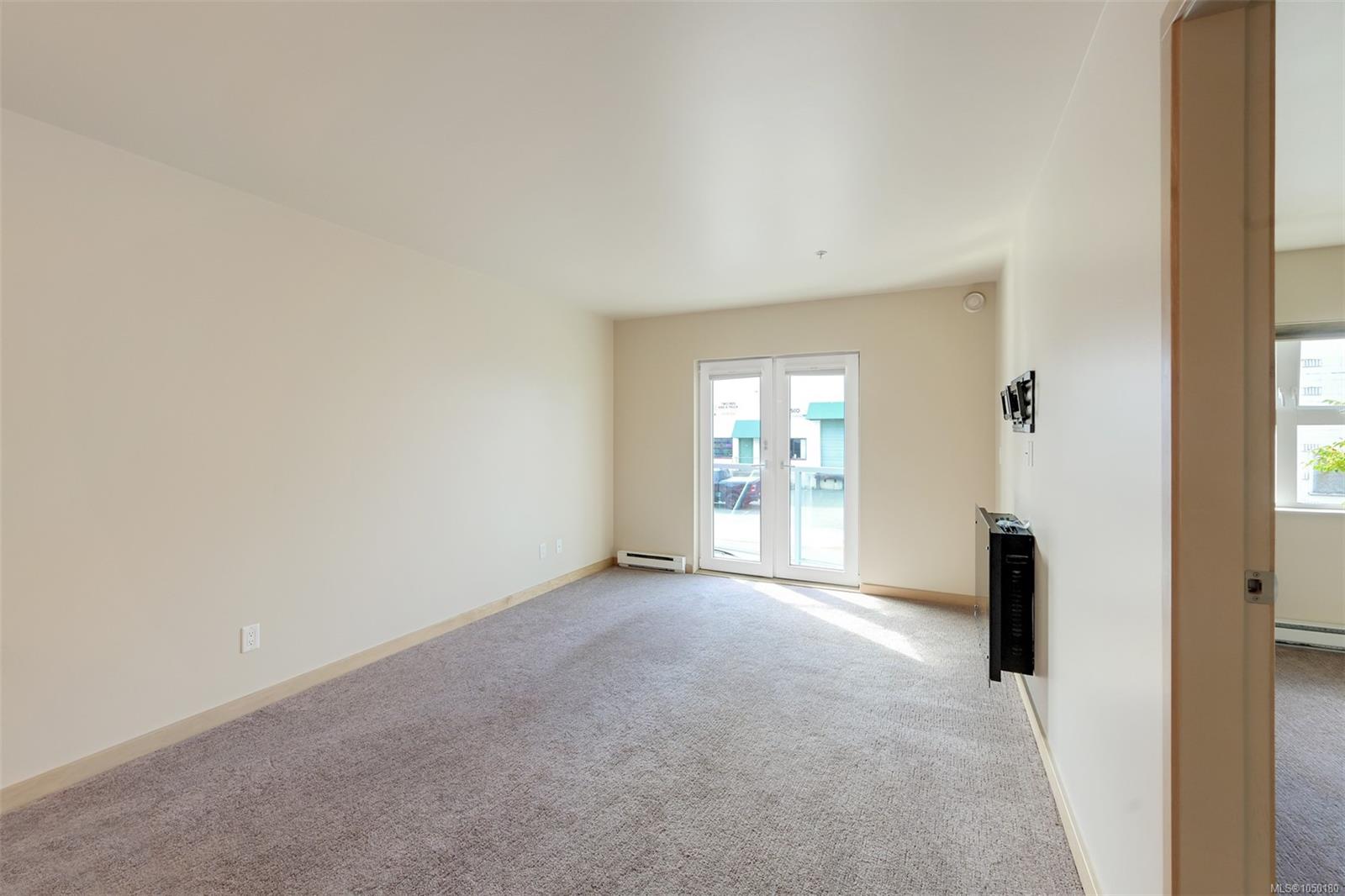 203-787 Tyee Rd — listing photo 6 of 55