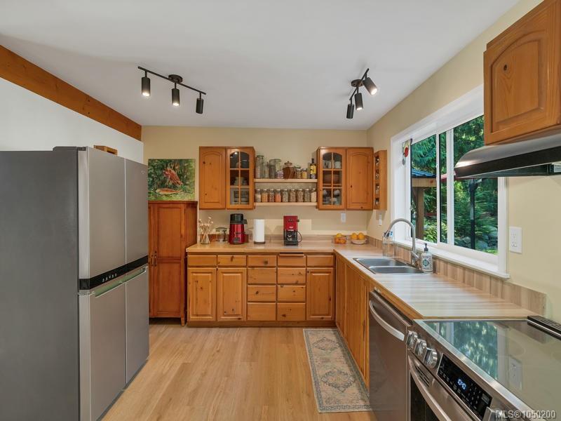 1371 Hooley Rd photo 7