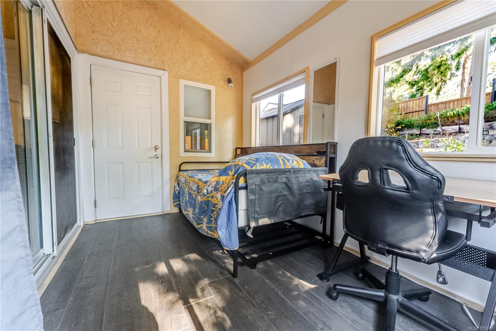 2829 Powers Lane — listing photo 13 of 44