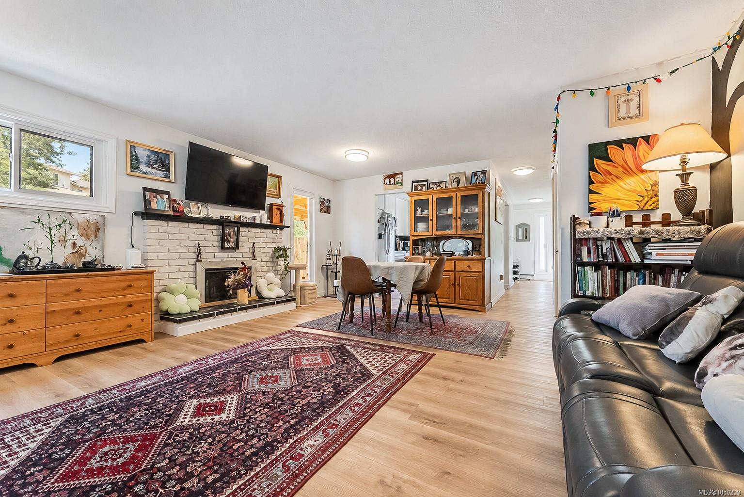 2829 Powers Lane photo 3