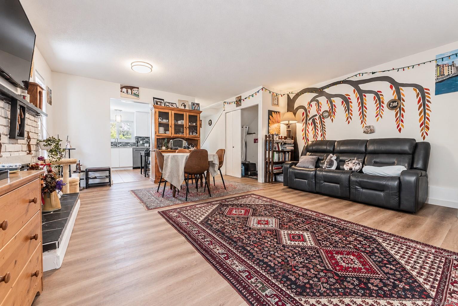 2829 Powers Lane photo 4