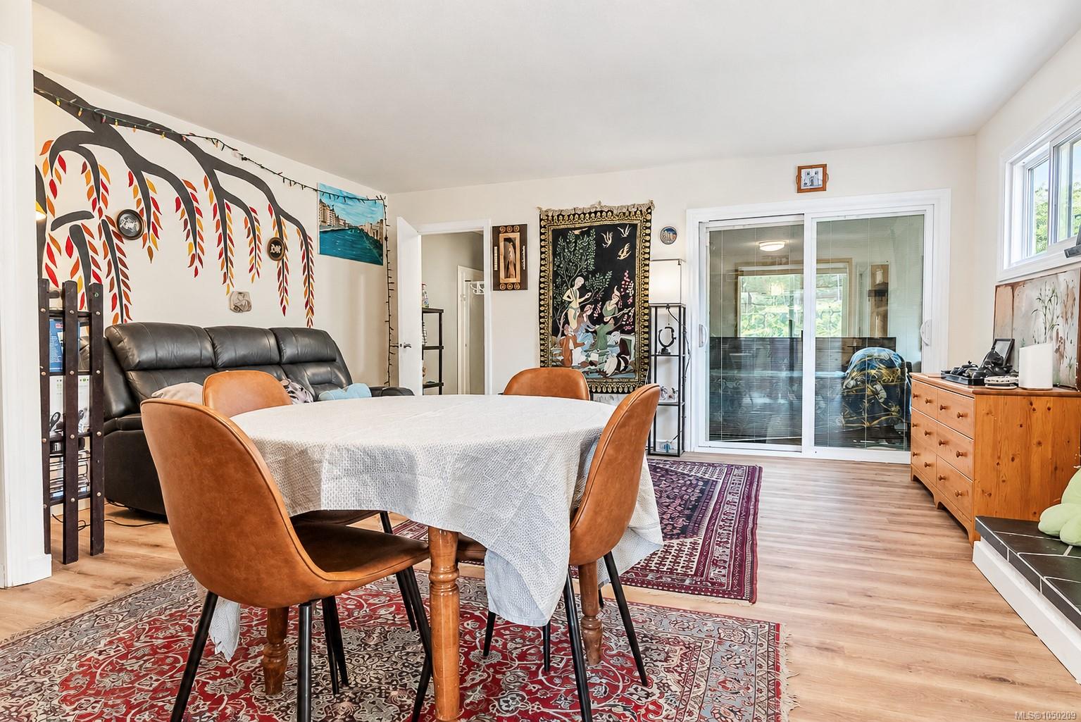 2829 Powers Lane — listing photo 8 of 44