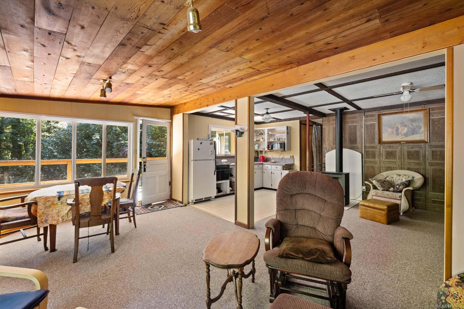 3175 Plumtree Rd — listing photo 12 of 35