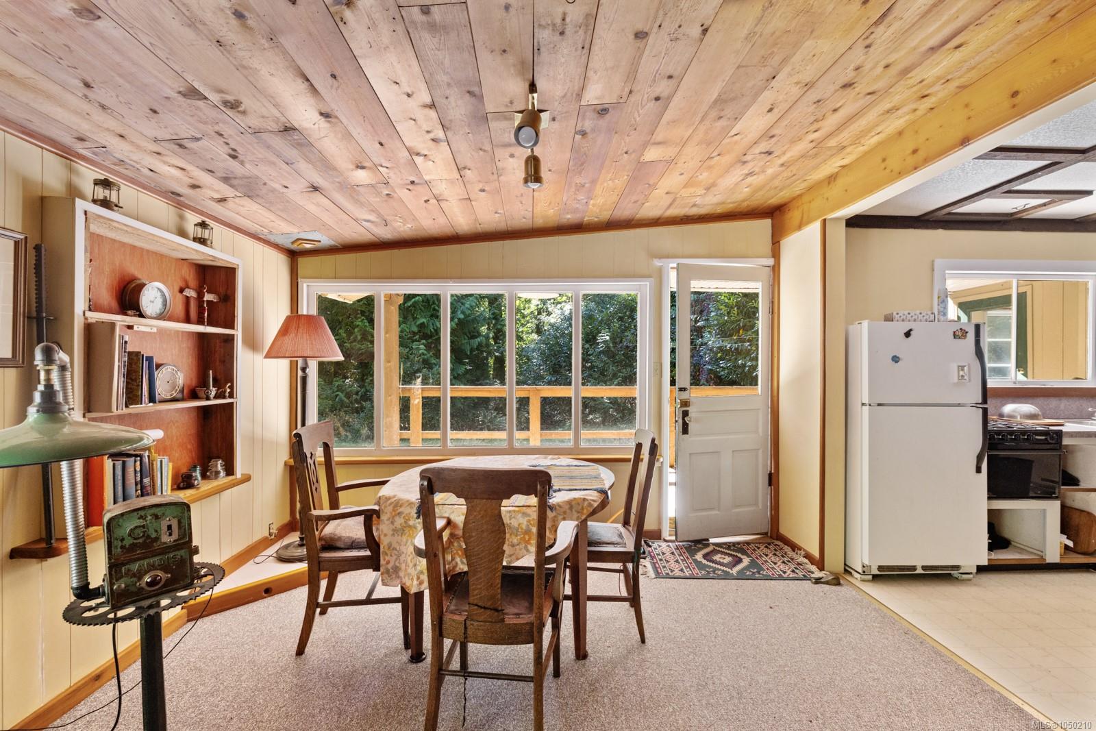 3175 Plumtree Rd — listing photo 13 of 35