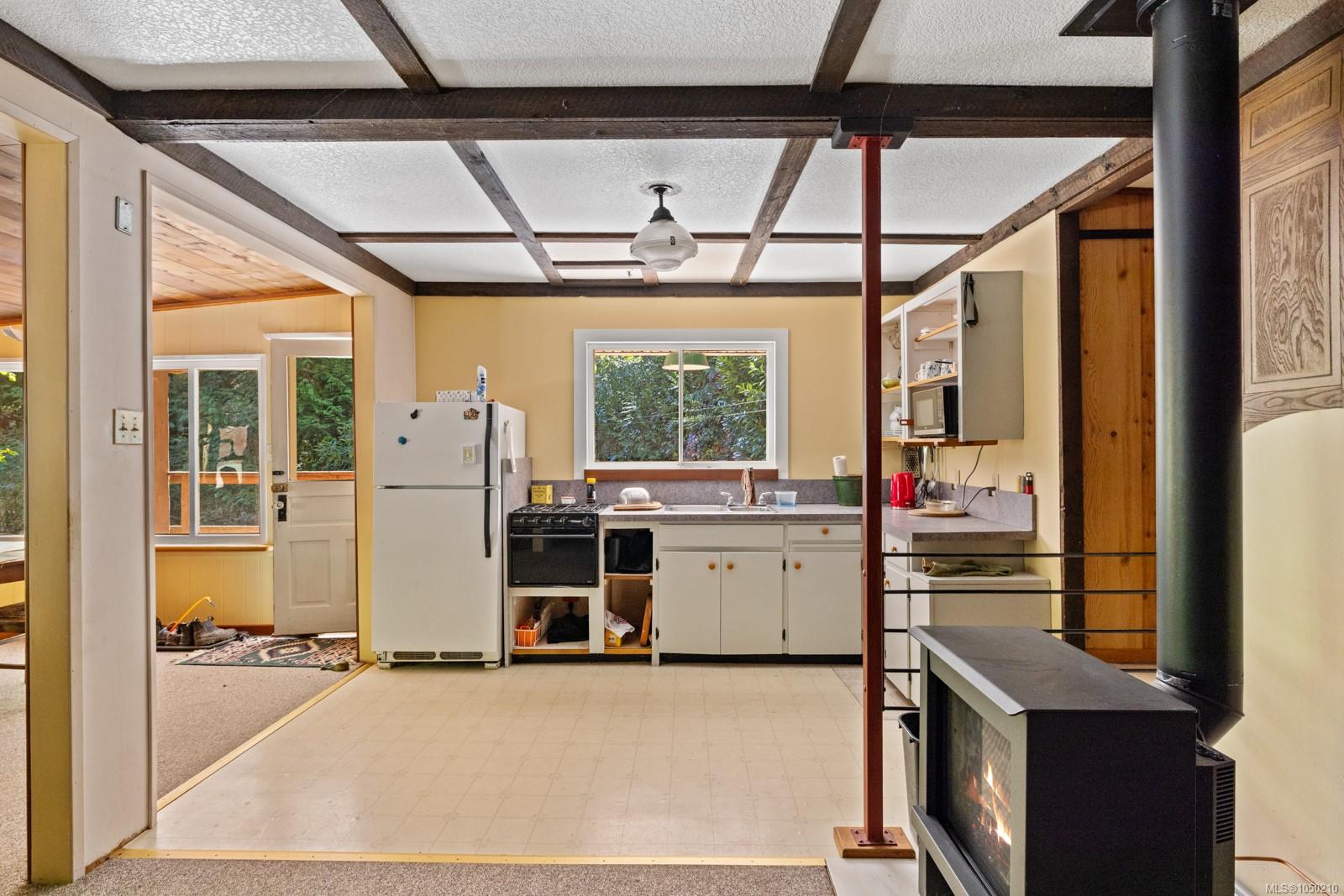 3175 Plumtree Rd — listing photo 14 of 35