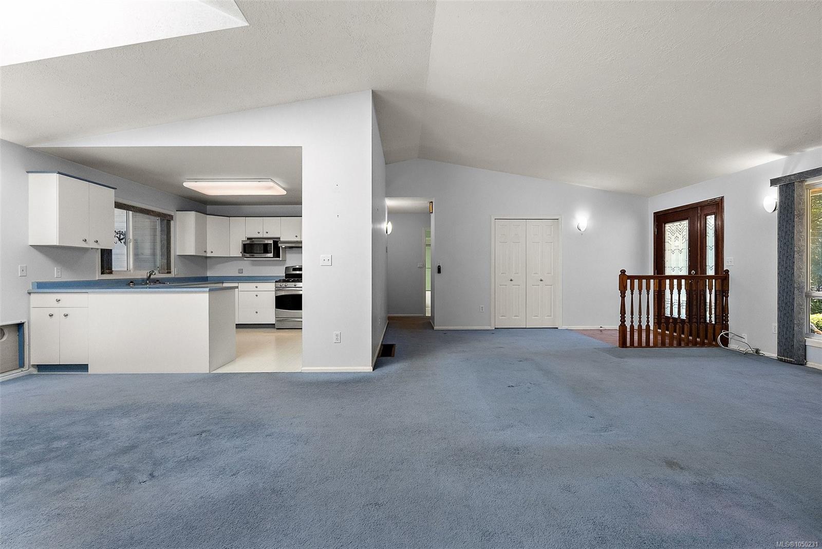 8133 Miracle Close photo 6