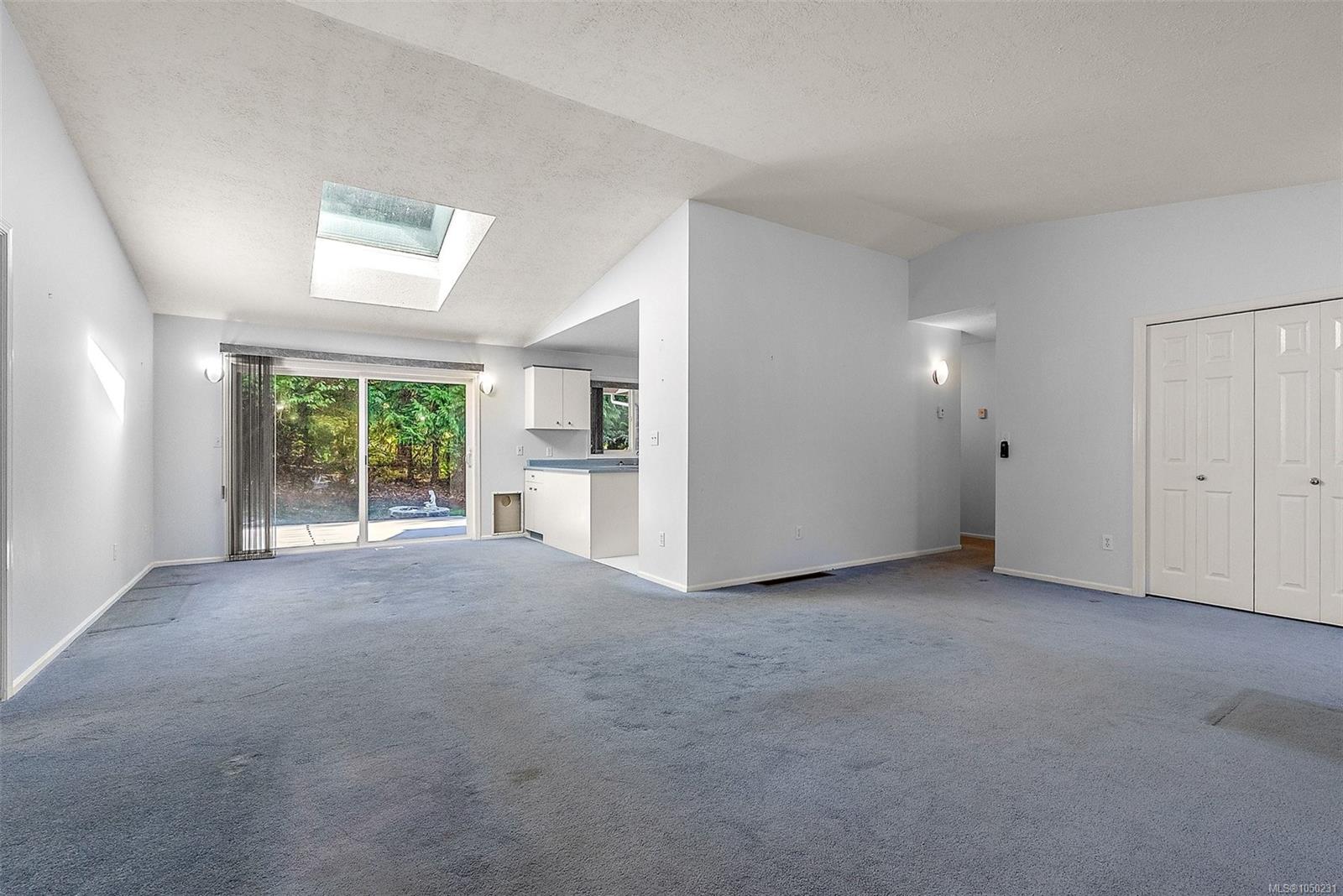 8133 Miracle Close photo 7