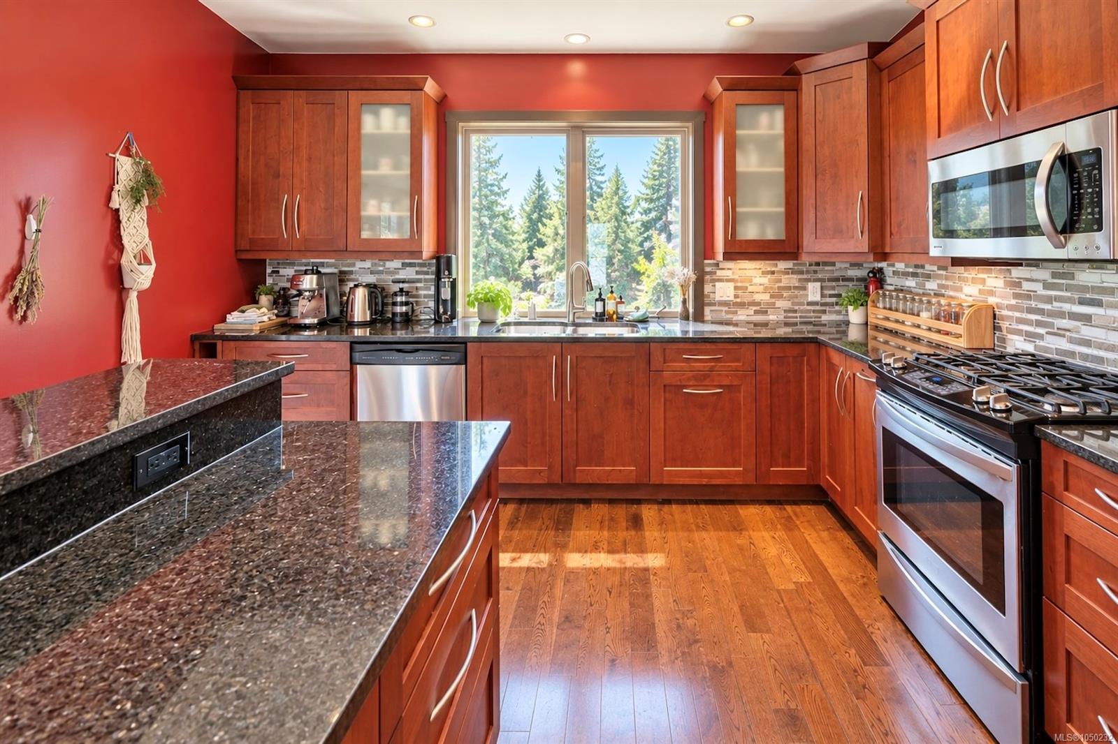 850 Lorne White Pl — listing photo 8 of 38