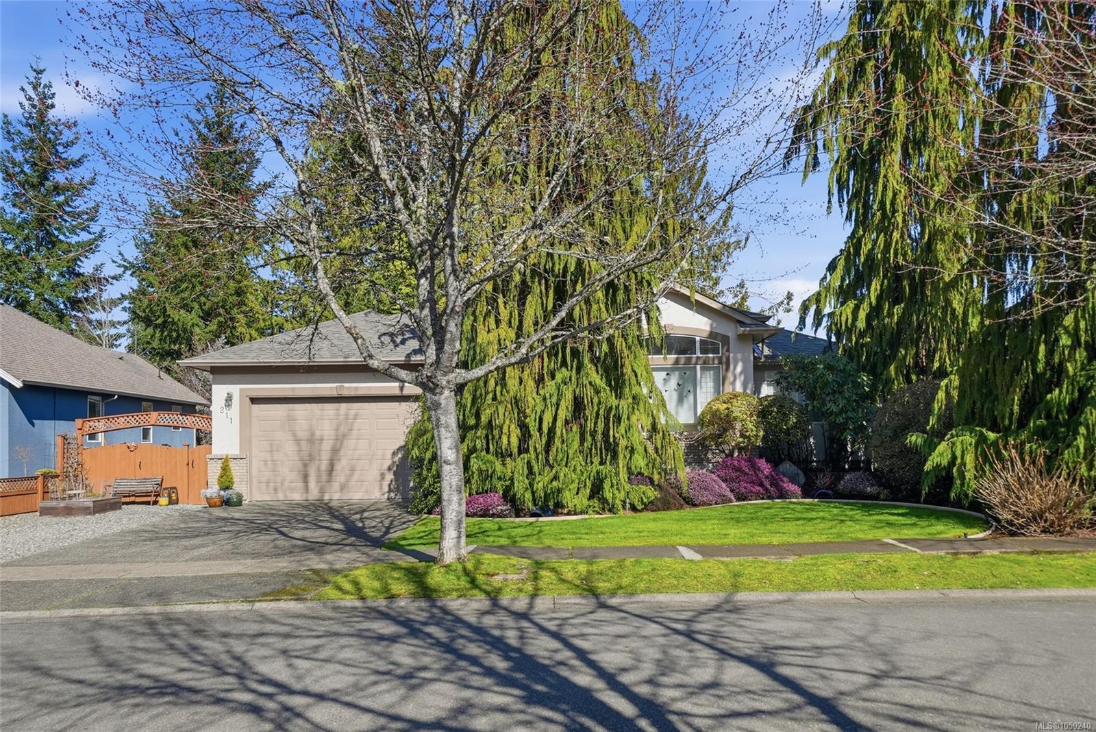 211 Saturna Dr, Qualicum Beach