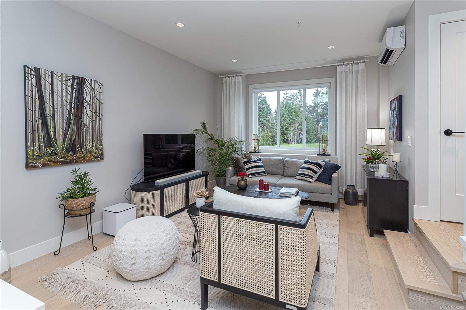 13-10480 Resthaven Dr — listing photo 10 of 42