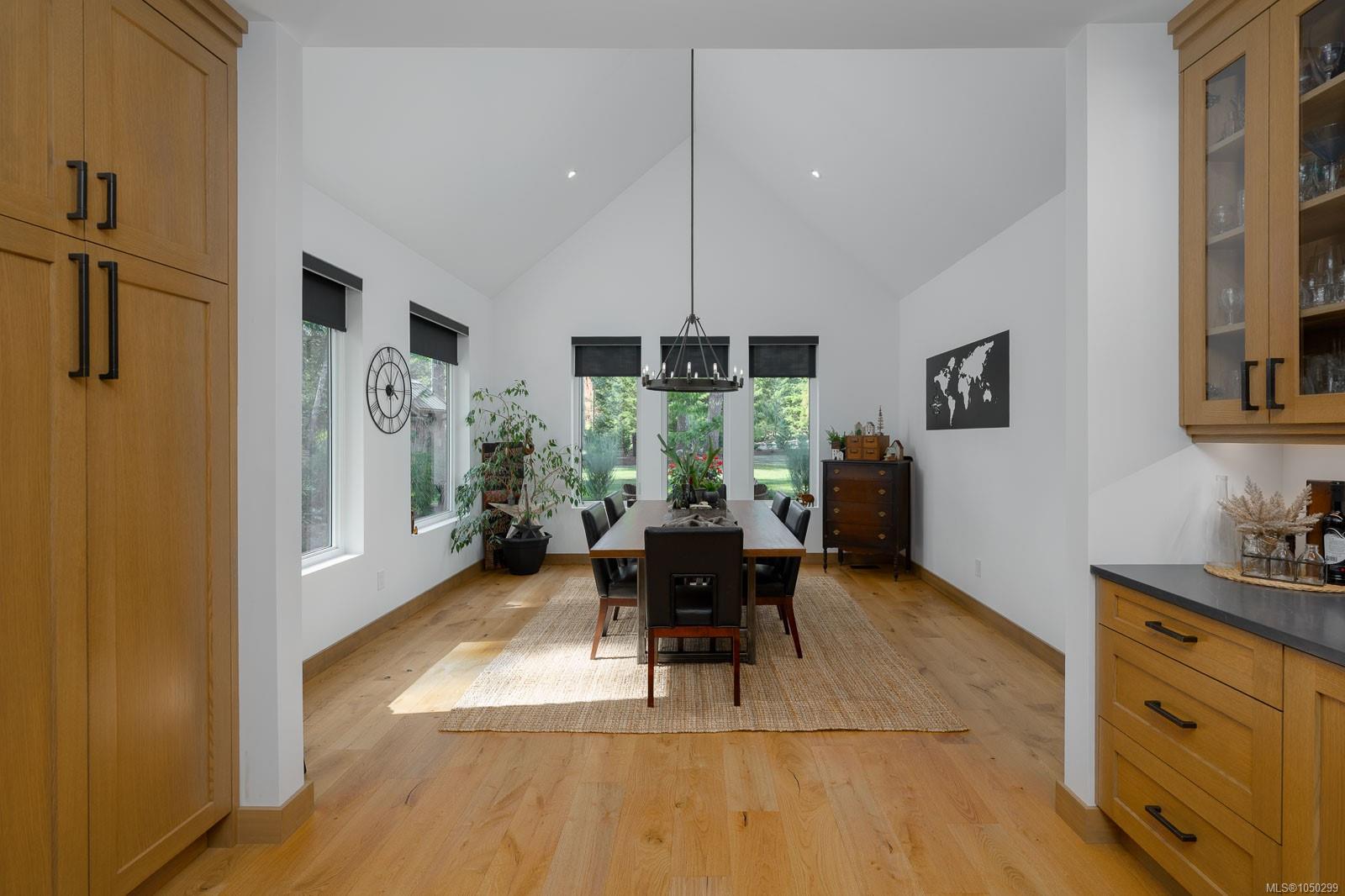 5625 Willow Rd — listing photo 12 of 66