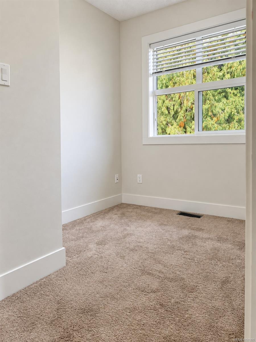 12-1027 College St — listing photo 13 of 20