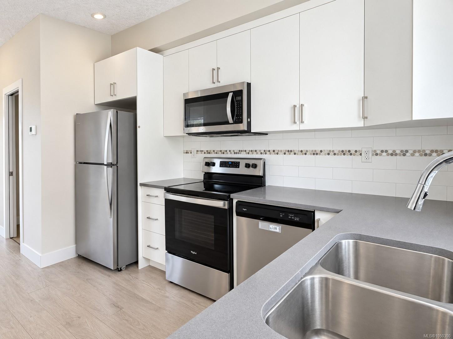 12-1027 College St — listing photo 6 of 20