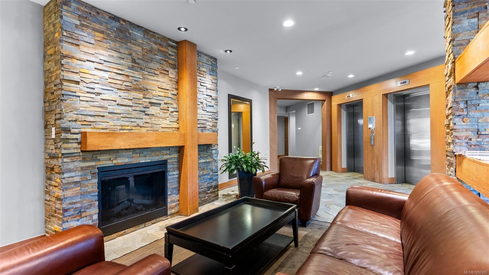 219-1375 Bear Mountain Pkwy — listing photo 7 of 31