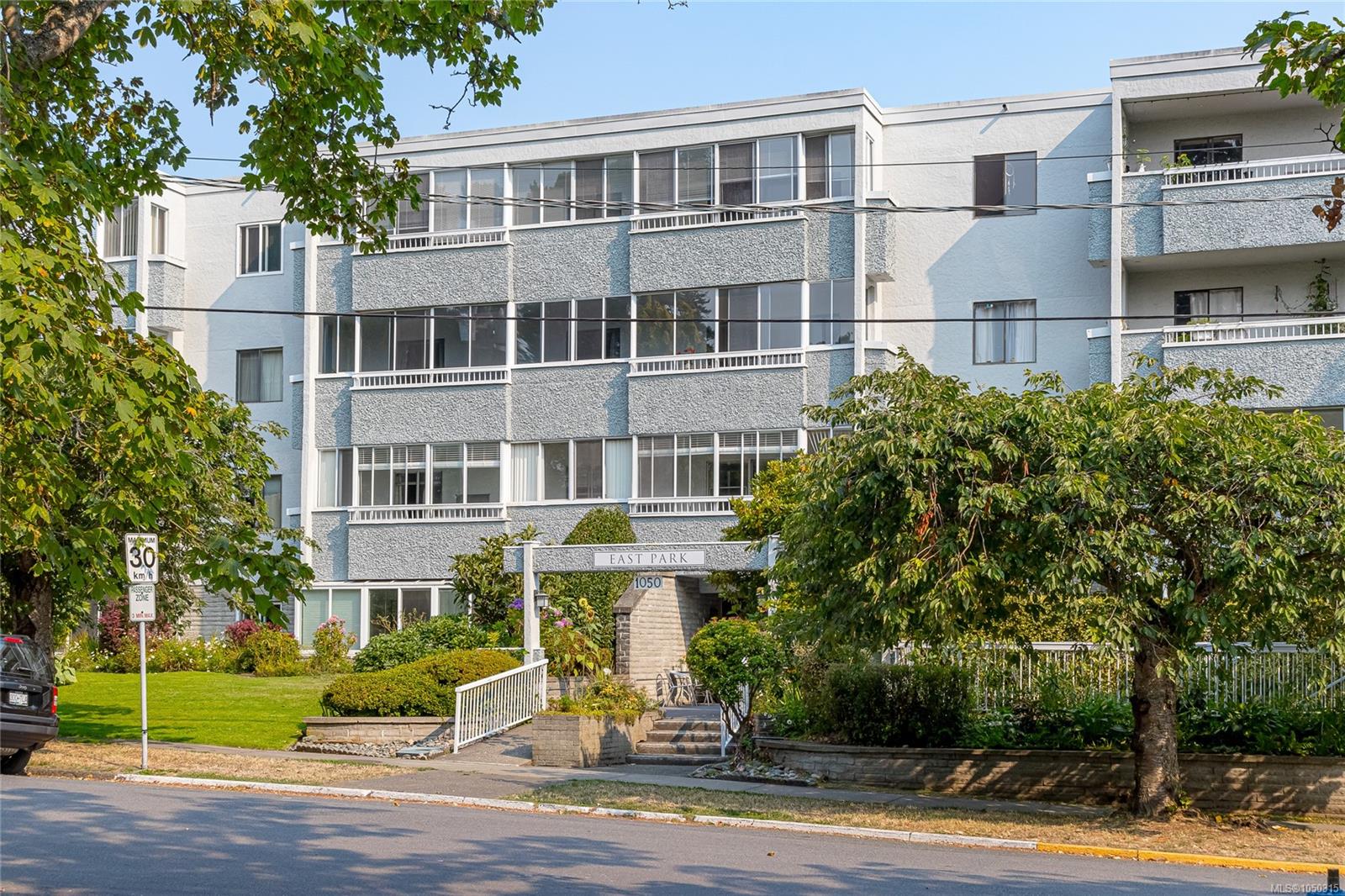 101-1050 Park Blvd — listing photo 3 of 26