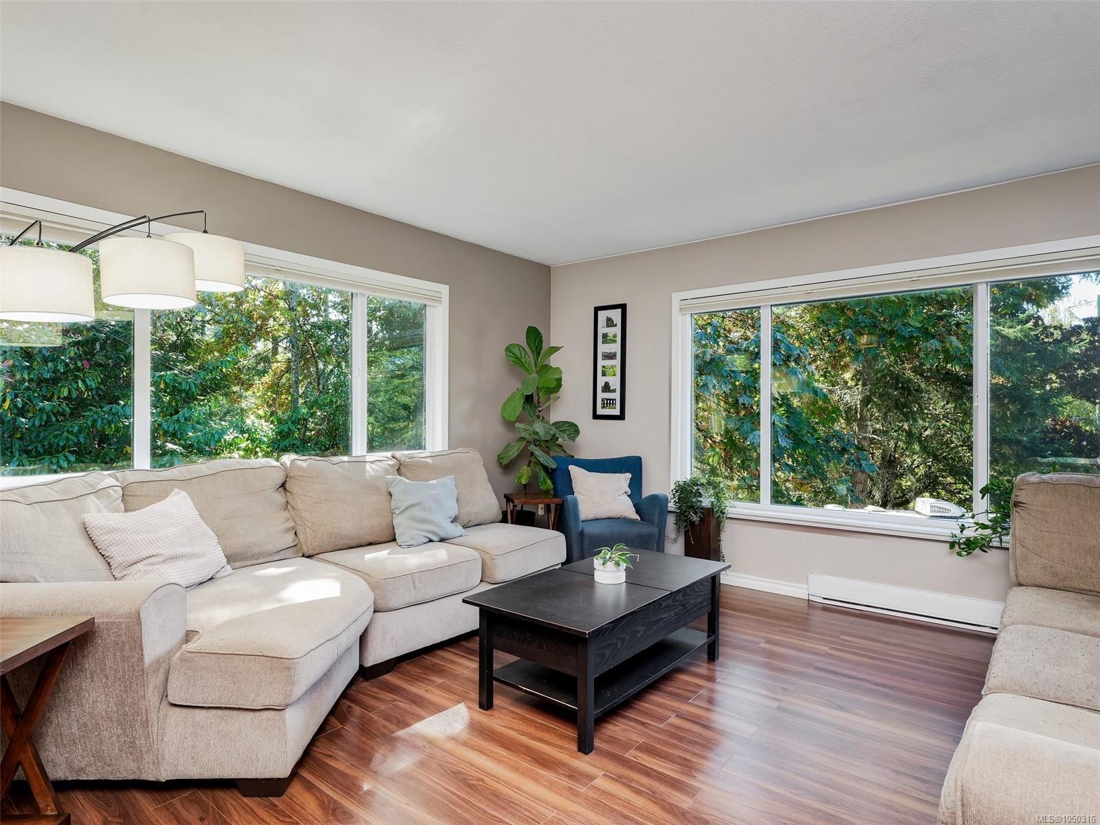 6647 Trudeau Terr — listing photo 3 of 29