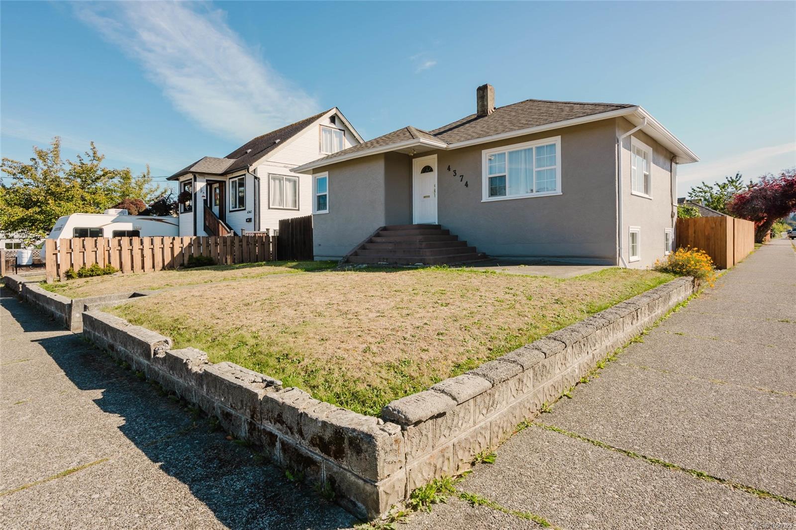 4374 Maitland St, Port Alberni
