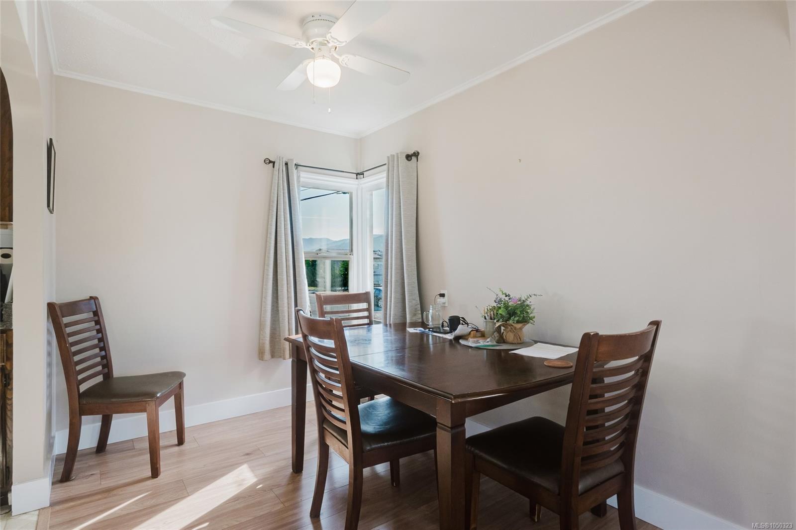 4374 Maitland St — listing photo 12 of 50