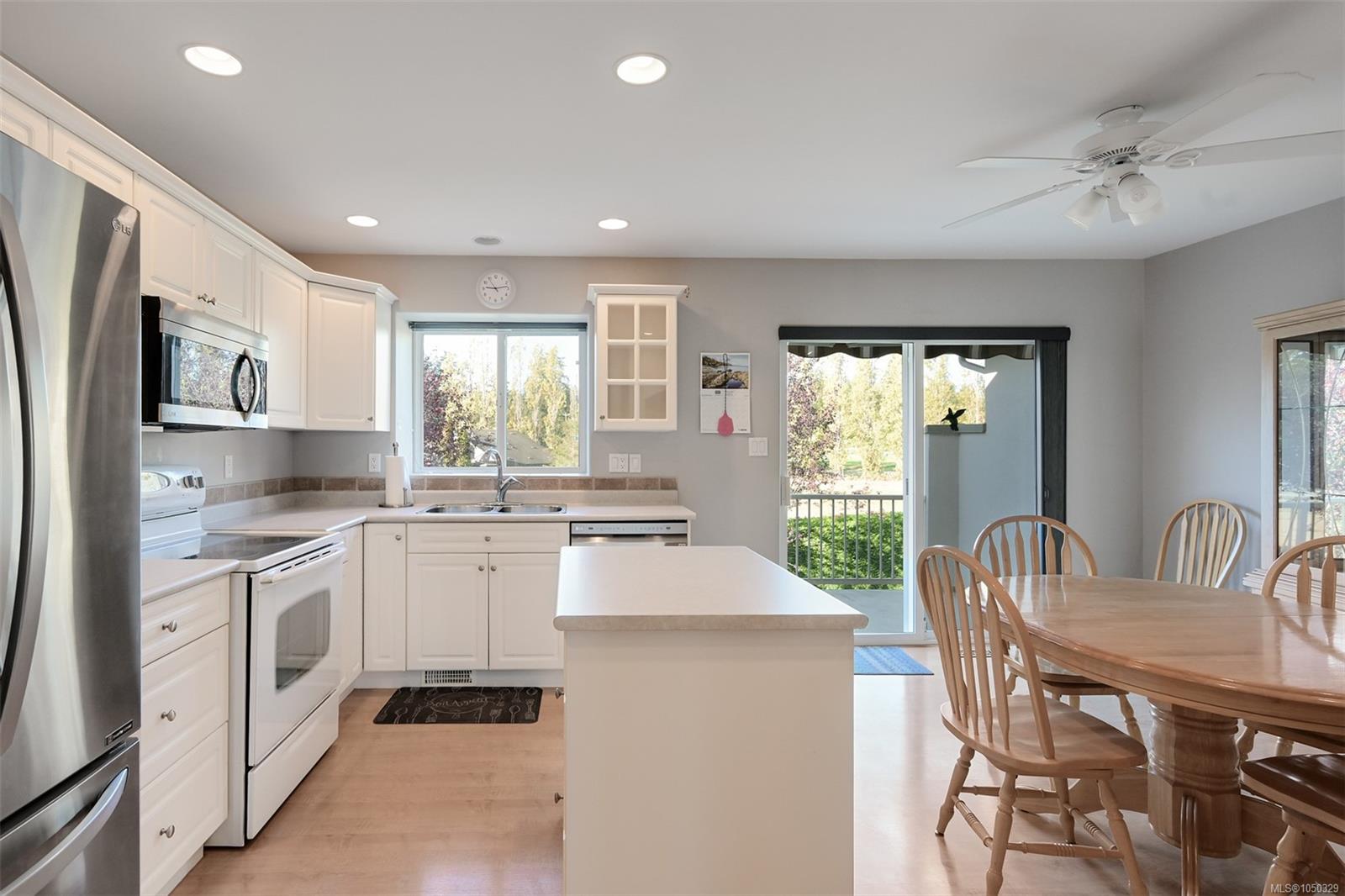 920 Brulette Pl, Mill Bay
