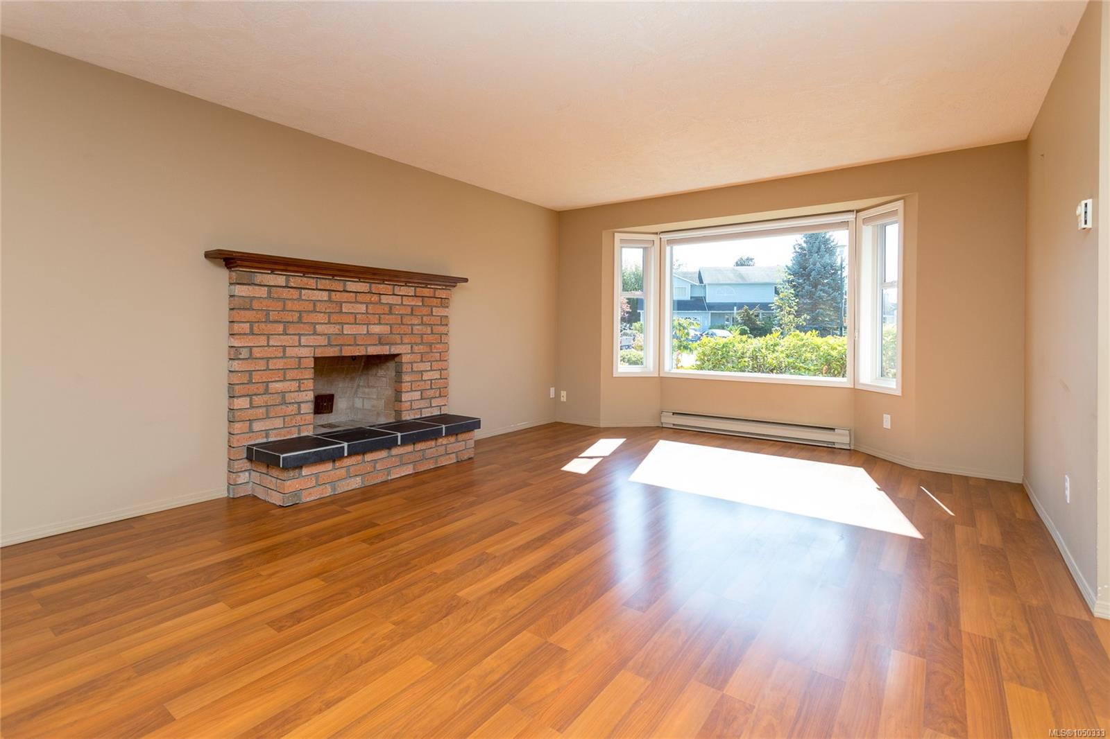 2128 Colinwood Rd — listing photo 5 of 25
