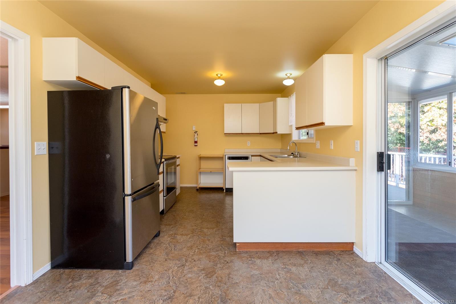 2128 Colinwood Rd — listing photo 8 of 25