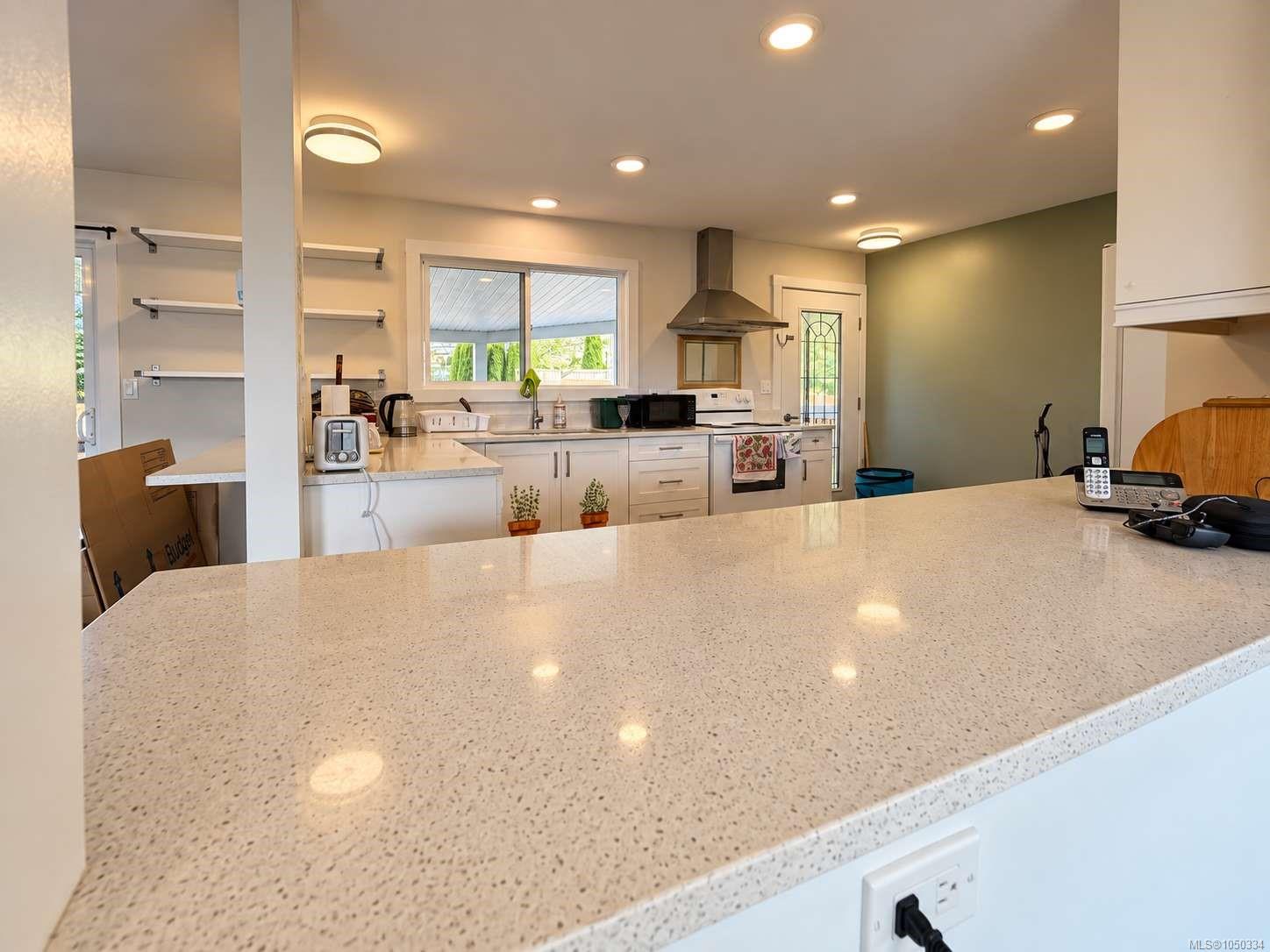 2349 Anderson Ave — listing photo 12 of 43