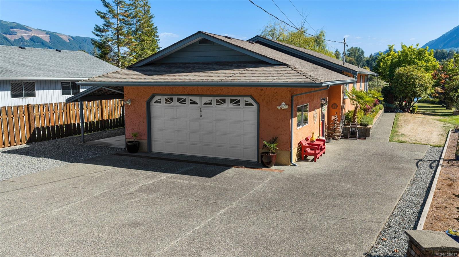 170 Wavell Rd — listing photo 4 of 74