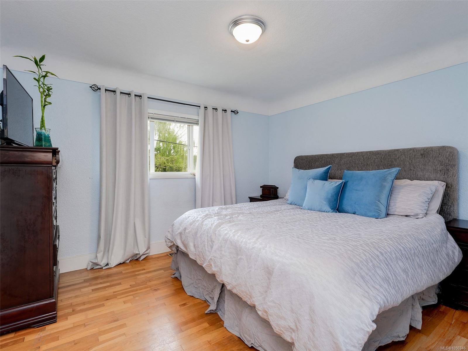 530 Dumeresq St — listing photo 12 of 46