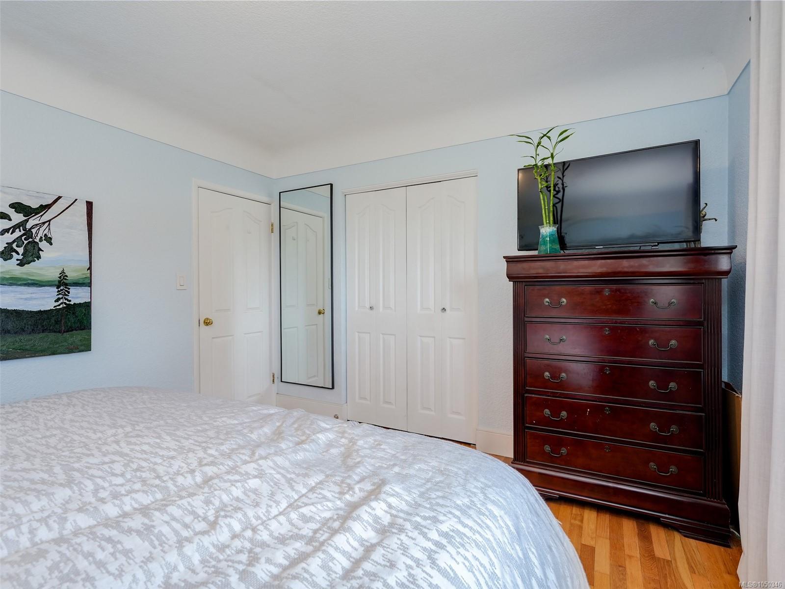 530 Dumeresq St — listing photo 13 of 46
