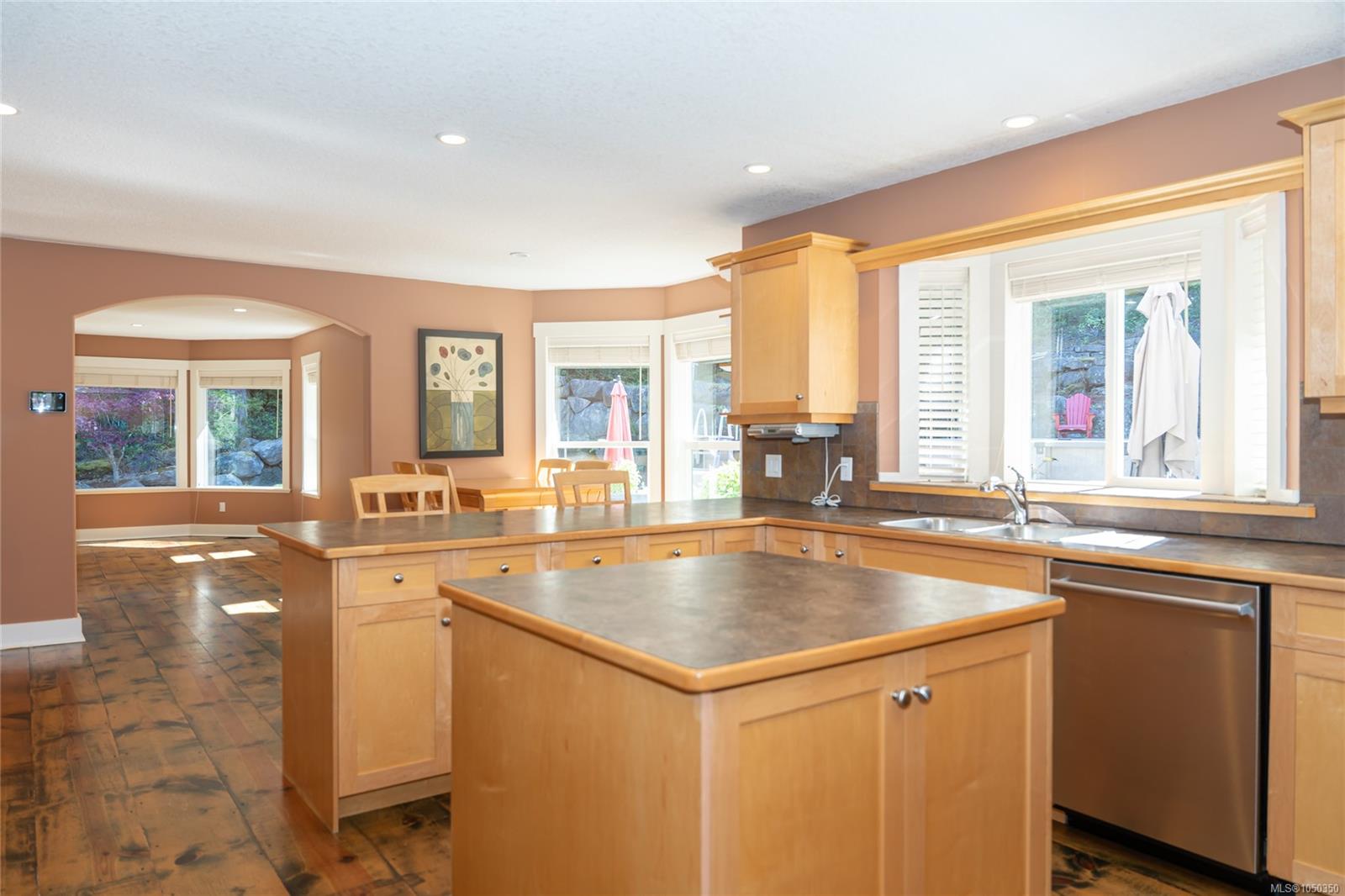 3079 Jameson Rd — listing photo 13 of 96