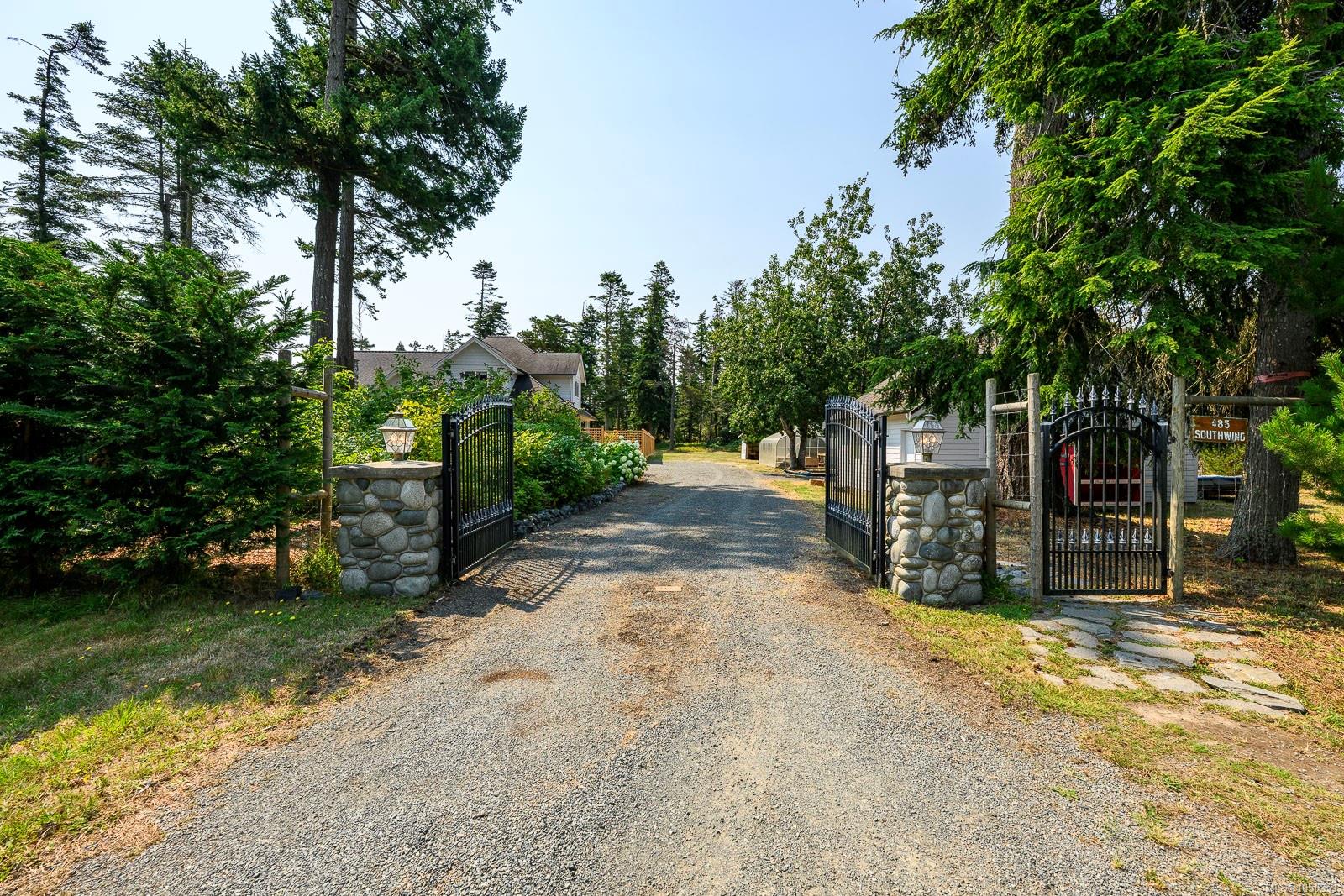 485 Southwind Rd photo 4