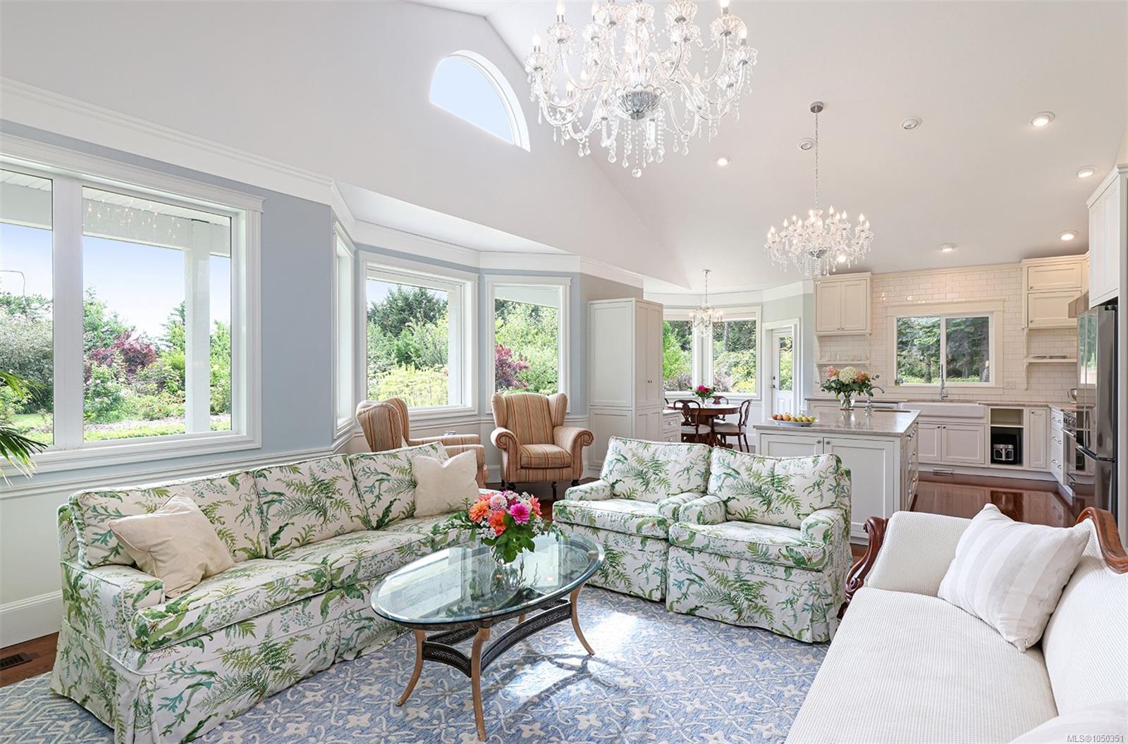 485 Southwind Rd — listing photo 8 of 69