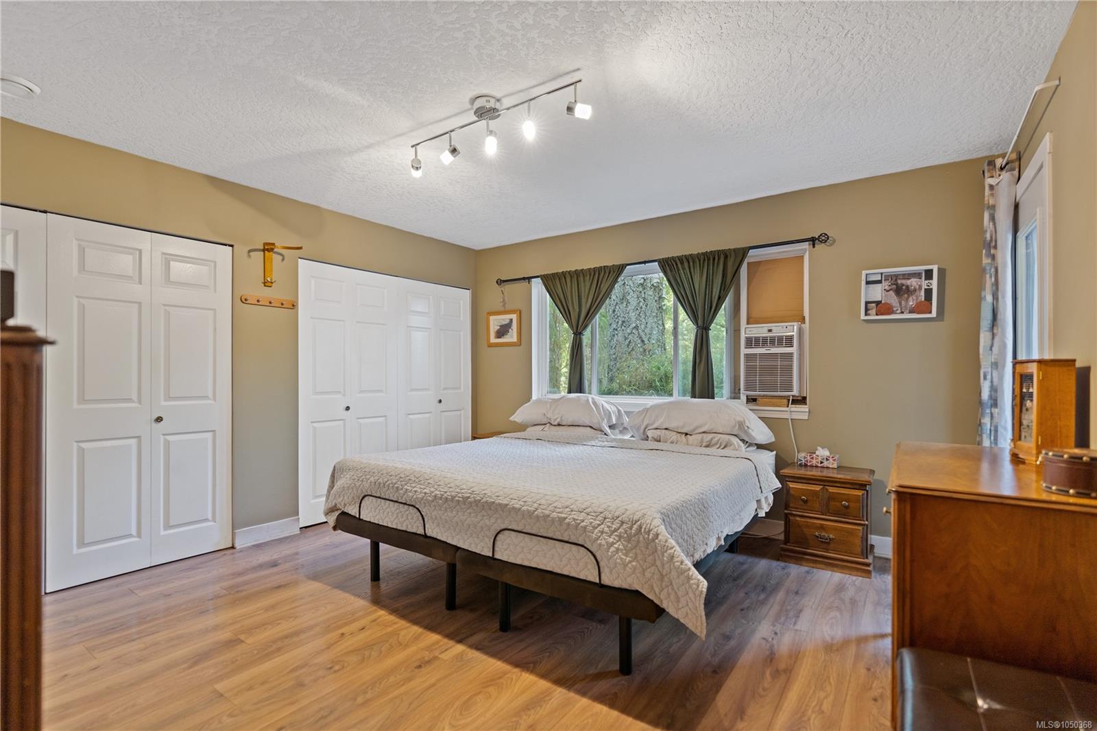 661 Millstream Lake Rd — listing photo 13 of 40