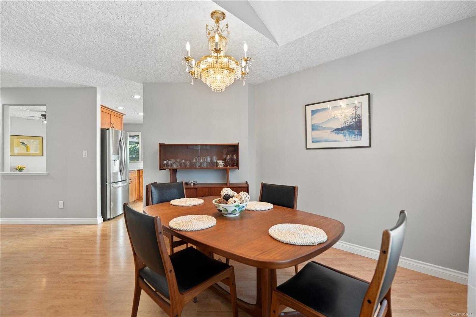 3370 Passage Way — listing photo 9 of 30
