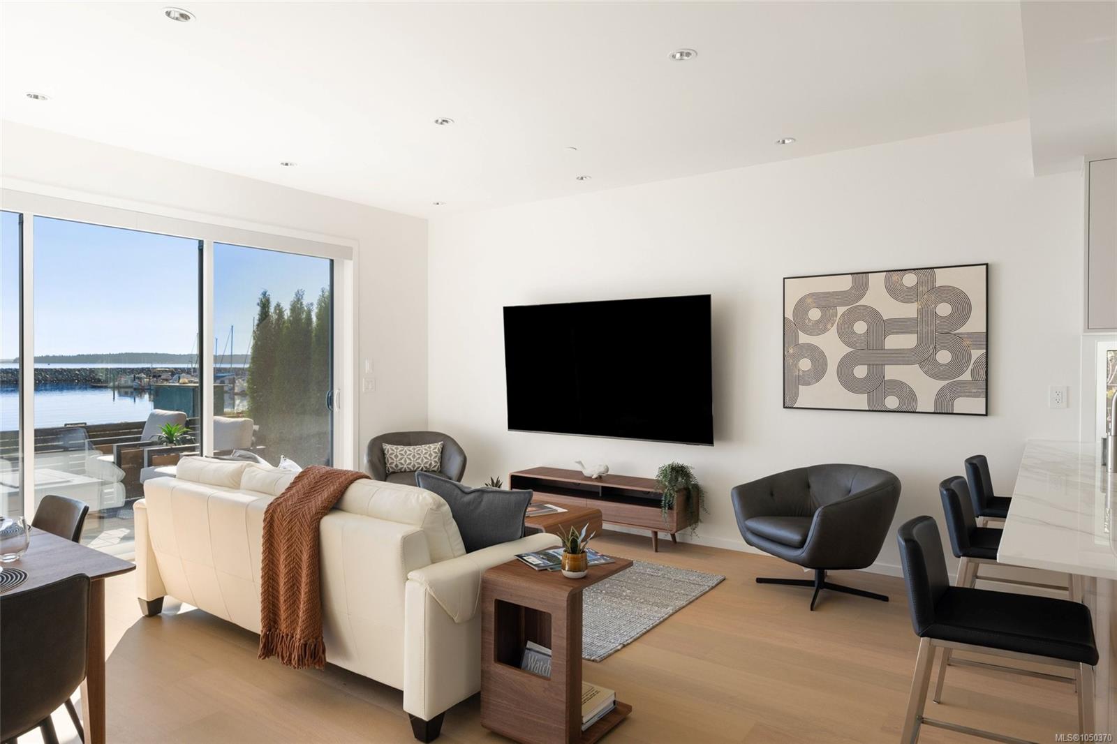 1-2525 Rothesay Ave — listing photo 5 of 35