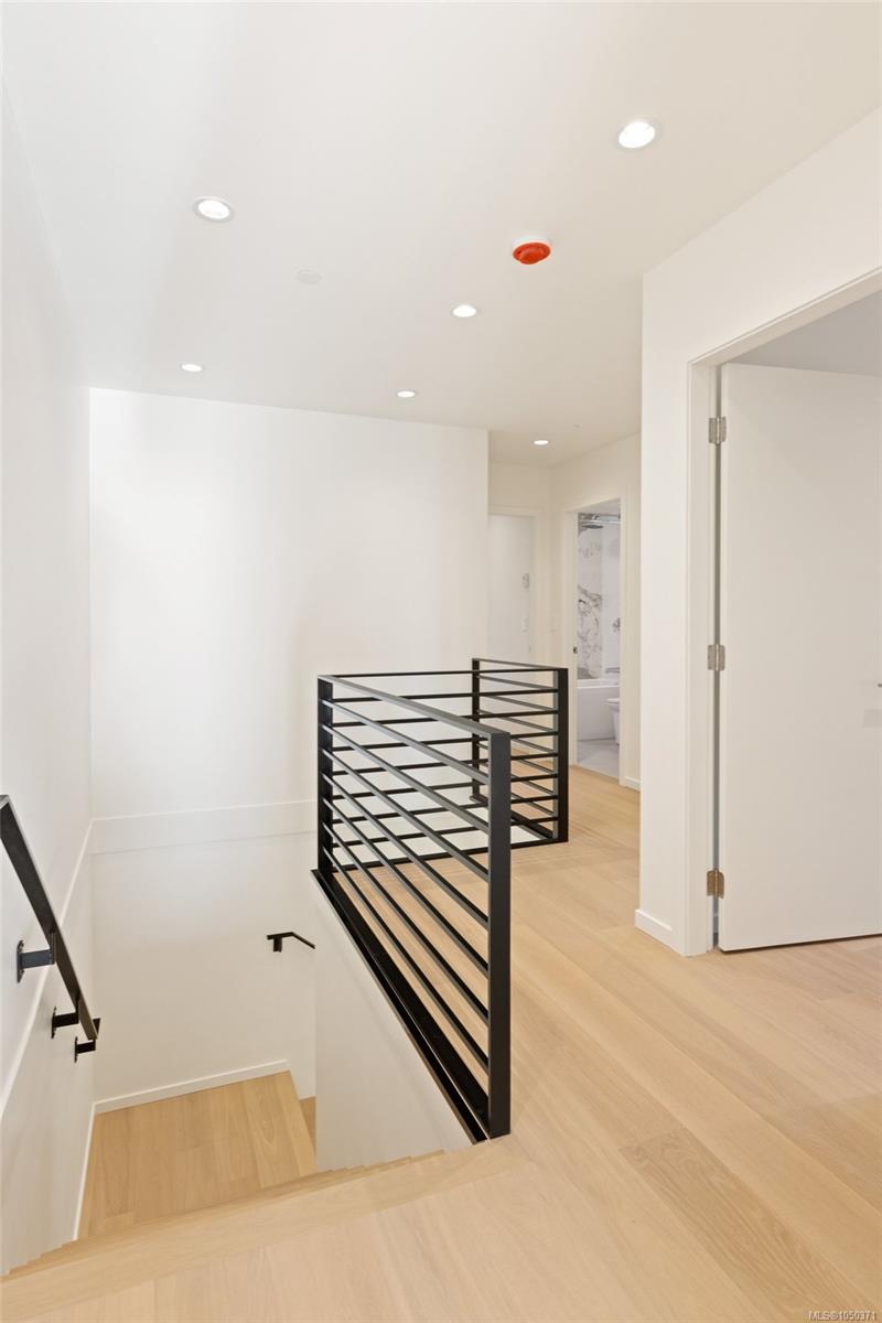 2-10393 Allbay Rd — listing photo 12 of 26