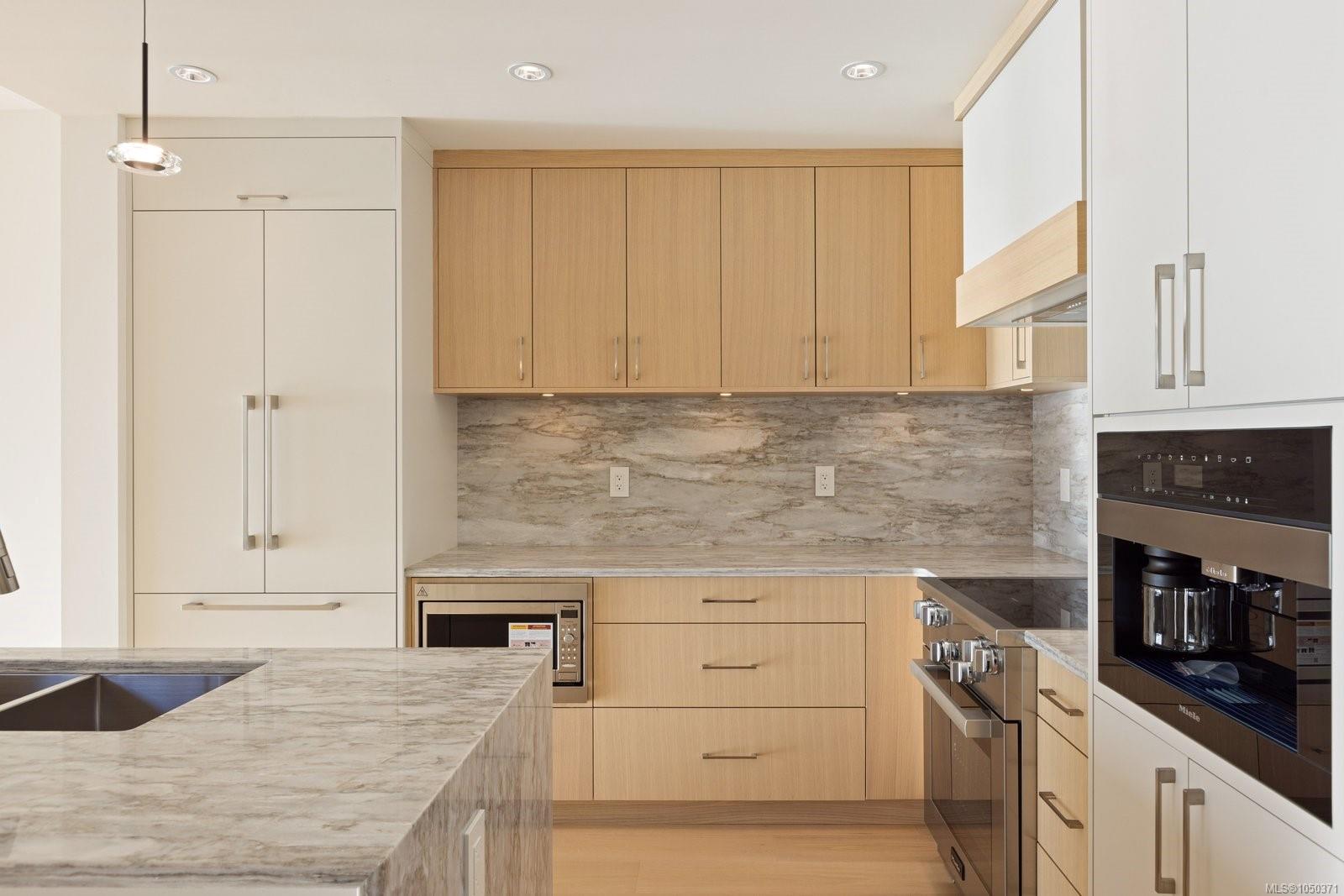 2-10393 Allbay Rd — listing photo 4 of 26