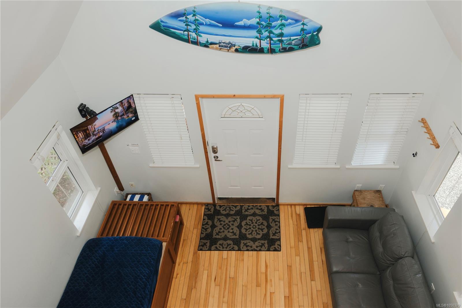 1024 Tyee Terr photo 3