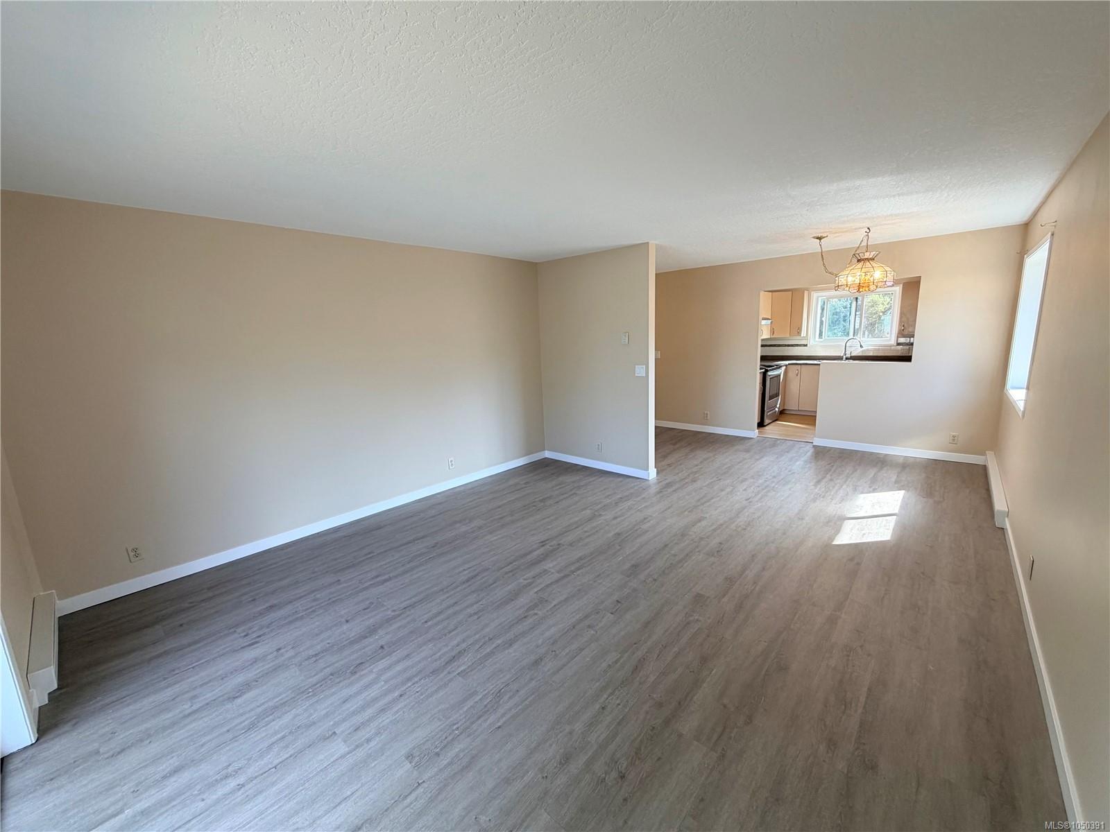 256 Ardenlea Pl — listing photo 11 of 18