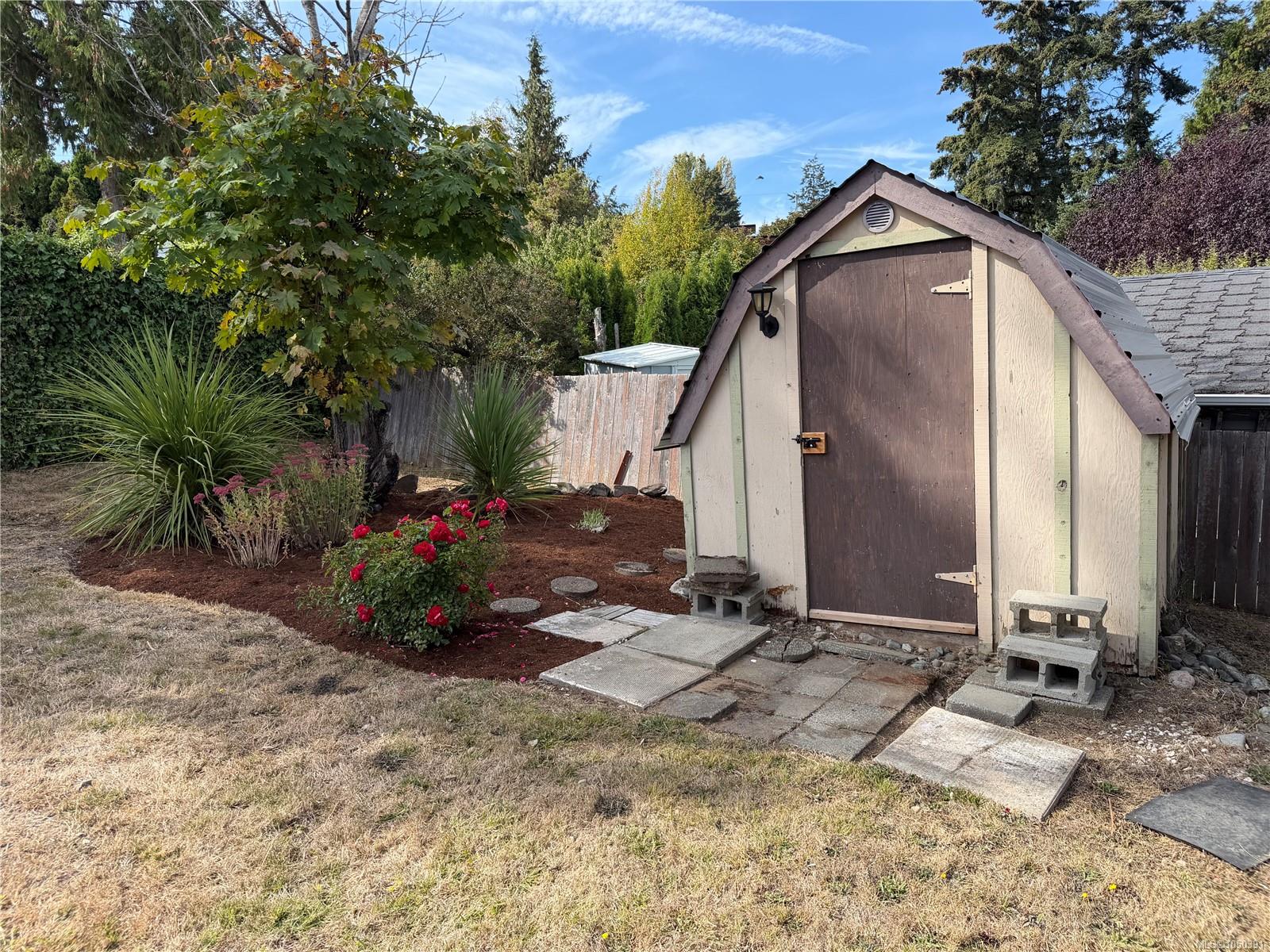 256 Ardenlea Pl — listing photo 7 of 18