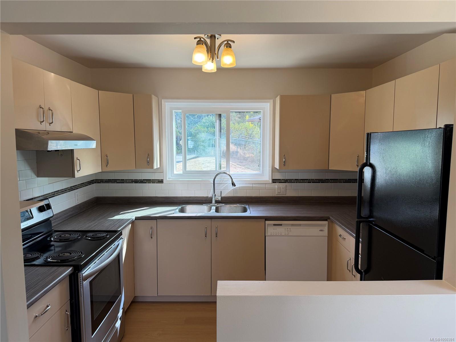 256 Ardenlea Pl — listing photo 8 of 18