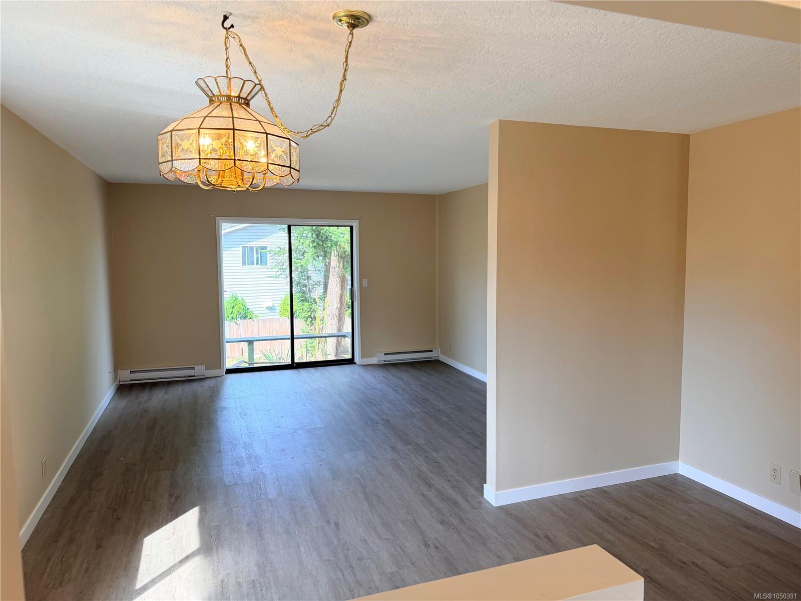 256 Ardenlea Pl — listing photo 10 of 18