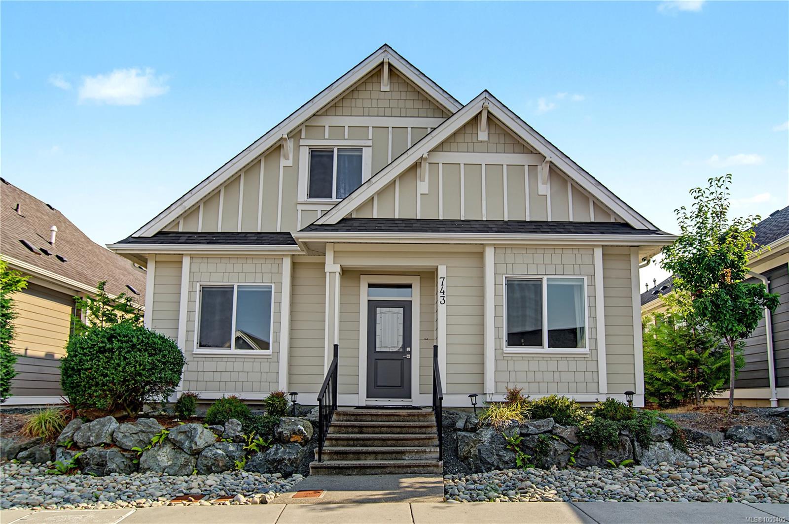 743 Briarwood Dr — listing photo 13 of 43